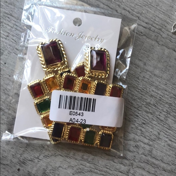 Earring - Picture 2 of 2